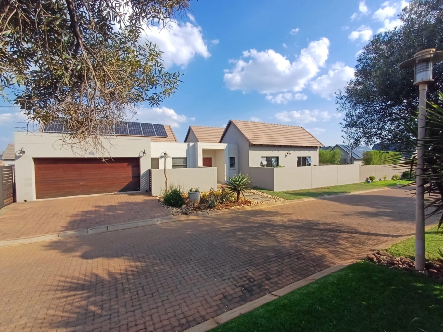 4 Bedroom Property for Sale in Leloko Lifestyle Estate North West